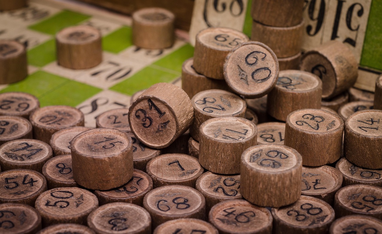 Mega-Sena lottery balls numbers drawing machine Brazil Mega-Sena